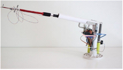 컴퓨터공학부 유창연 학생 외 2인이 개발한 사물인터넷 기반 감응형 낚시보조 시스템. 물고기 입질부터 낚는 과정을 자동 진행하고 스마트폰 앱을 통해 설정이 가능하다. 낚시 초급자 타깃 제품. 한국산업기술대 제공